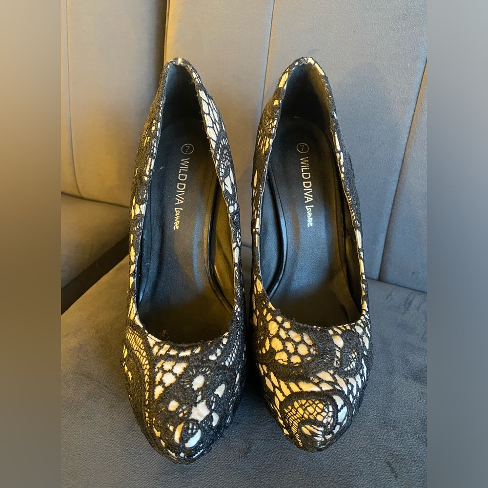 Wild Diva Black/White Lace Stiletto Heels - Size 7